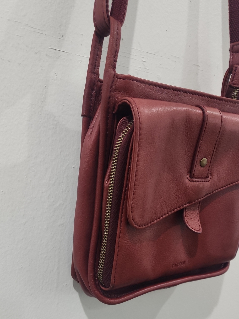 Minooy Athena Unique Design Mini Crossbody Bag - Picture 3 of 15